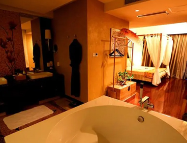 成都郫都区养生会所的黄昏恋：当爱情遇上八十岁